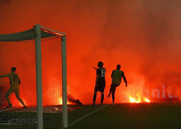 Der Fan-Wahnsinn: Ausschreitungen in der Bundesliga