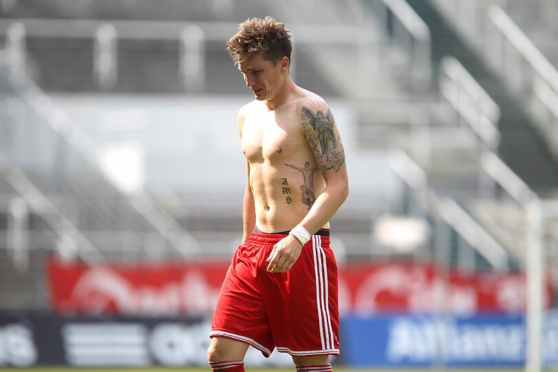 Große Entäuschung bei den "kleinen" Bayern. Sie verpassten am Sonntag den Aufstieg denkbar knapp. Die Tränen-Bilder nach dem Spiel!