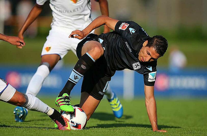 Am Freitagabend fand das Testspiel zwischen dem TSV 1860 und dem FC Basel statt. Sascha Mölders rettete den Löwen durch ein Tor in den letzten Minuten das 1:1-Unentschieden. Die Bilder.