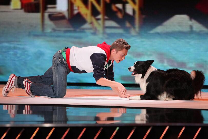 Lukas und sein Hund Falco.