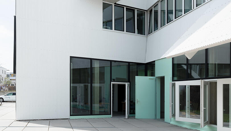 Das Haus von außen.