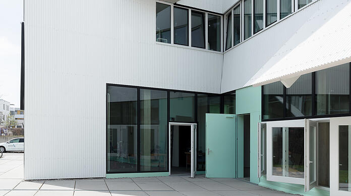 Das Haus von außen.