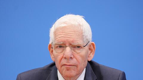 Zentralratspr&auml;sident Josef Schuster beobachtet eine Gew&ouml;hnung an Antisemitismus in Deutschland. (Archivbild)