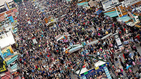 Oktoberfest 2015: Die Zählung solcher Menschenmassen ist äußerst kompliziert.
