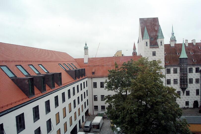 Die Schweizer Bank hat auch eine Münchner Filiale - im Alten Hof.