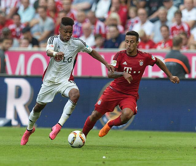 Thiago, Note 3: Scheiterte früh mit einem Schlenzer (12.). Im weiteren Verlauf eher unauffällig. "Er braucht Spiele, Spiele, Spiele für seine Bestform", sagt Guardiola. Nach dieser Partie muss man sagen: Pep hat Recht.