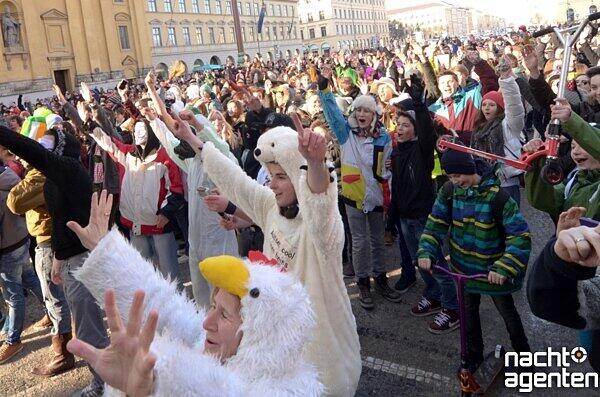 Der Flashmob auf dem Odeonsplatz. Noch mehr Bilder gibt es auf www.nachtagenten.de