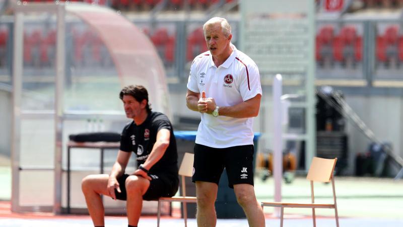 Jens Keller, Trainer von Nürnberg, reagiert an der Seitenlinie. Foto: Alexander Hassenstein/getty/Pool/dpa Jens Keller, Trainer von Nürnberg, reagiert an der Seitenlinie. Foto: Alexander Hassenstein/getty/Pool/dpa