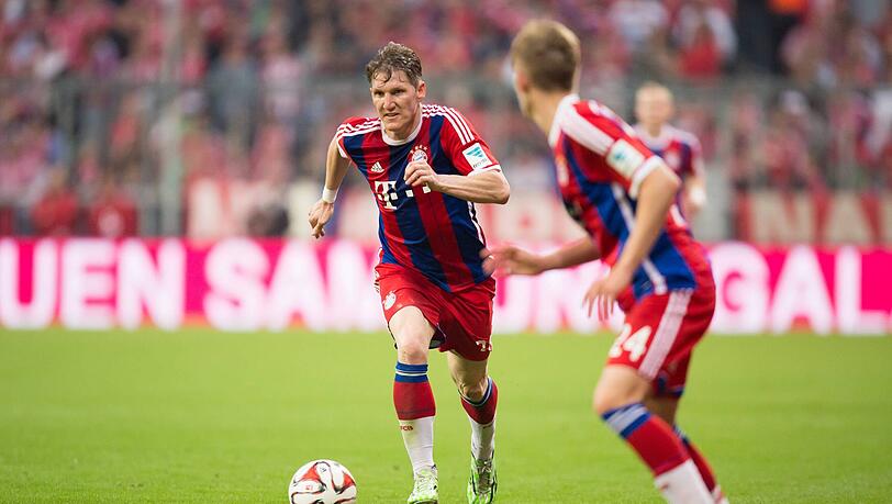 Bei vielen Fans unter dem Namen "Fußballgott" bekannt: Bastian Schweinsteiger. Bei vielen Fans unter dem Namen "Fußballgott" bekannt: Bastian Schweinsteiger.
