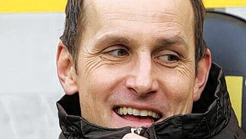 Mit ihm ging es beim VfL bergauf: Entsprechend gelöst kann Trainer Heiko Herrlich die Partie gegen den Club angehen. Mit ihm ging es beim VfL bergauf: Entsprechend gelöst kann Trainer Heiko Herrlich die Partie gegen den Club angehen.