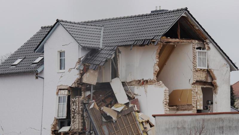 Das Haus in Hohen Neuendorf im Kreis Oberhavel ist einsturzgefährdet. Das Haus in Hohen Neuendorf im Kreis Oberhavel ist einsturzgefährdet.