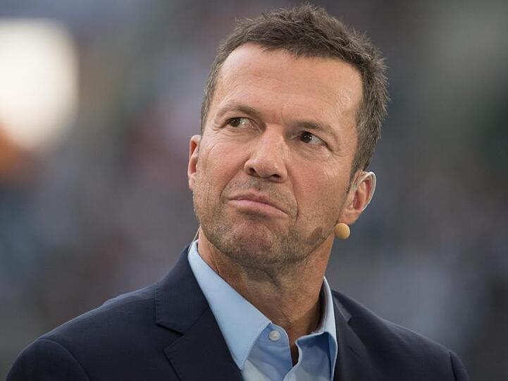 Lothar Matthäus steht am Spielfeldrand. Foto: Federico Gambarini/dpa/Archivbild