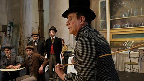 Toni Servillo (rechts) in "Qui rido io - King of Laughter", dem besten italienischen Film des Wettbewerbs.