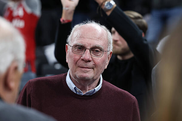 Woltemade-Fan: Bayern-Ehrenpr&auml;sident Uli Hoene&szlig;.