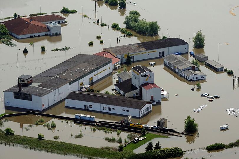 Deichbruch bei Fischbeck in Sachsen-Anhalt - Aktuelle Bilder vom Hochwasser