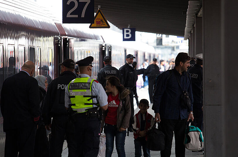 Neue Erfassungs-Prozedur: Vom Hbf geht es mit der S-Bahn zur Donnersbergerbrücke, dort erfolgt die Erfassung in einer Haller der DB.