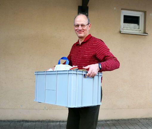 Johann Stegmüller packt ein paar Sachen zusammen &ndash; auch für seine siebenjährige Tochter.