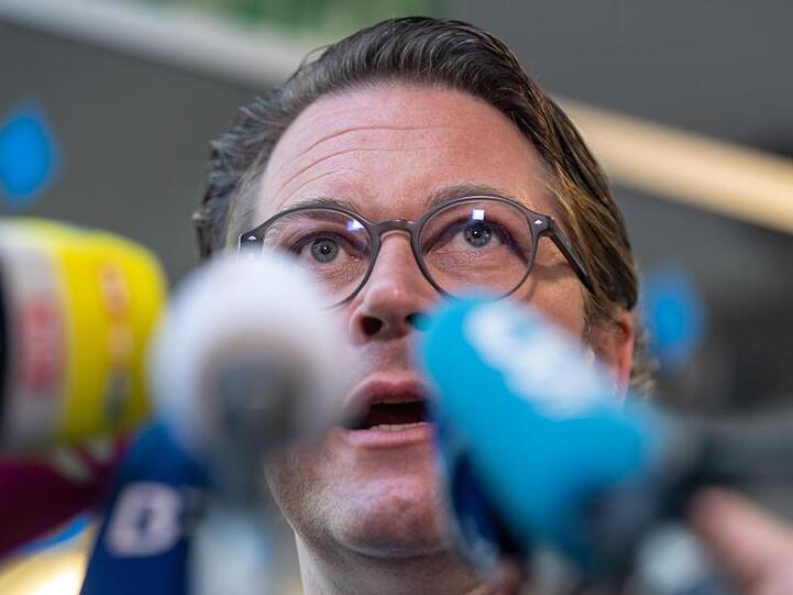 Andreas Scheuer: "Grundregeln des Straßenverkehrs gelten selbstverständlich ebenfalls für Elektrokleinstfahrzeuge".