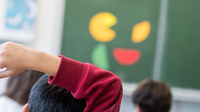Zwei Drittel der Bundesbürger sind auf jeden Fall oder eher für eine Rückkehr zum Präsenzunterricht.