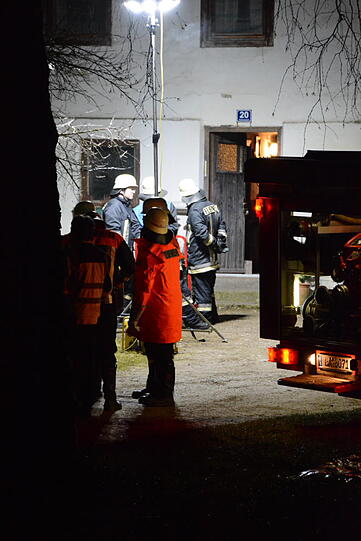 Die 84-Jährige starb einen qualvollen Flammentod. Ihr Ehemann konnte nichts mehr für sie tun.