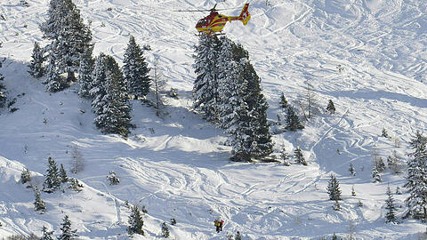 Ein deutscher Skifahrer starb durch eine Lawine in Lech in Vorarlberg.