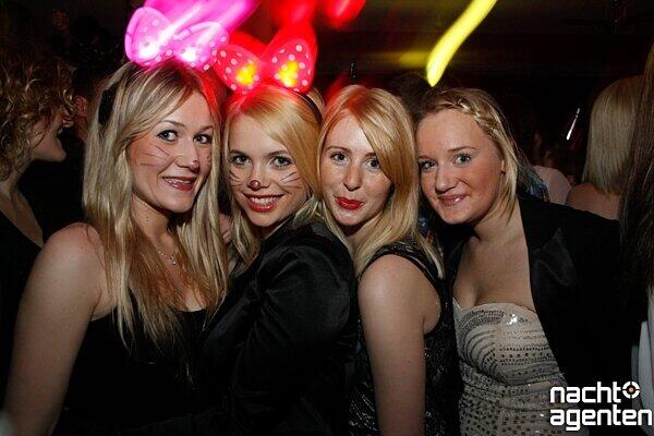 So heiß war der Fasching 2012 in den Münchner Clubs. Die Partybilder...