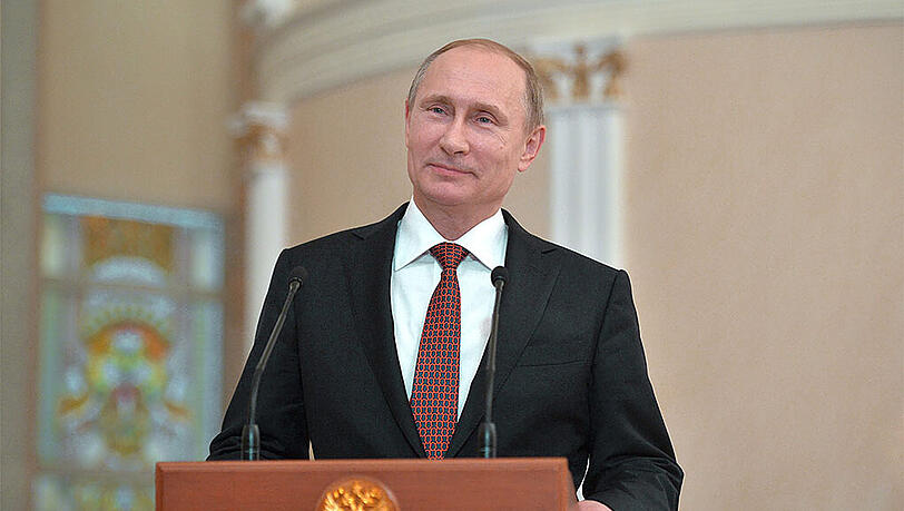 Der russische Präsident Wladimir Putin hat auch nach dem Treffen in Minsk weiter mit Sanktionen für sein Land zu rechnen. Der russische Präsident Wladimir Putin hat auch nach dem Treffen in Minsk weiter mit Sanktionen für sein Land zu rechnen.