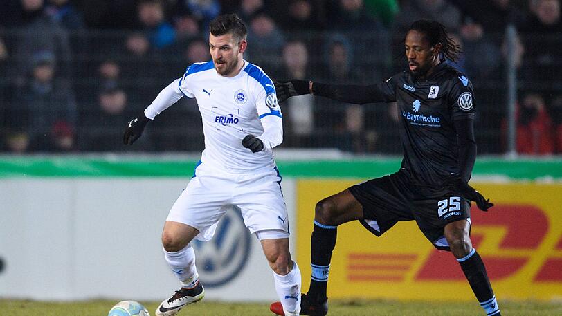 ABDOULAYE BA - NOTE 3: Eine furchteinflößende Erscheinung, was aber nicht viel nützte. Mit der großen Kopfballchance zum Ausgleich (38.). Noch der sicherste in der Dreierkette.