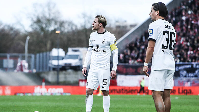 Das dritte Trikot des TSV 1860 in der Saison 2024/25.