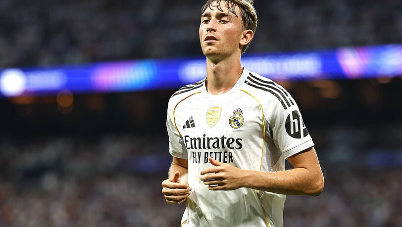 Der FC Bayern zeigte laut Nicolas Jacksons Berater Interesse an Dean Huijsen, der am Ende zu Real Madrid wechselte. Der FC Bayern zeigte laut Nicolas Jacksons Berater Interesse an Dean Huijsen, der am Ende zu Real Madrid wechselte.