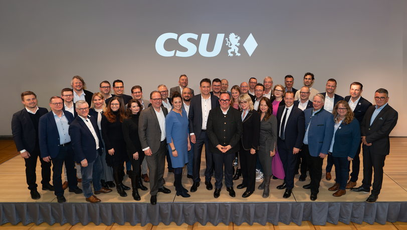Mit diesem Team geht die Münchner CSU ins Rennen. Vorne in der Mitte stehen der Münchner CSU-Chef Georg Eisenreich und rechts daneben CSU-OB-Kandidat Clemens Baumgärtner. Mit diesem Team geht die Münchner CSU ins Rennen. Vorne in der Mitte stehen der Münchner CSU-Chef Georg Eisenreich und rechts daneben CSU-OB-Kandidat Clemens Baumgärtner.