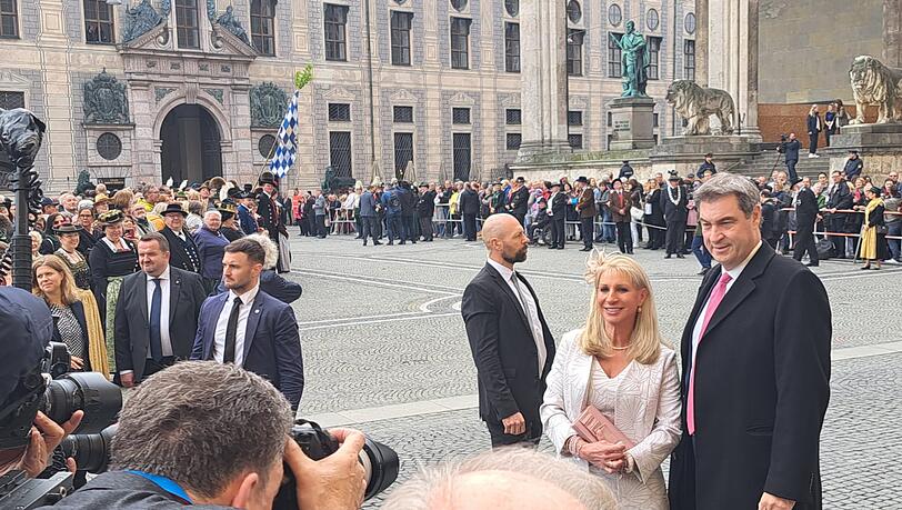 Ministerpräsident Markus Söder mit Ehefrau Karin Baumüller-Söder. Ministerpräsident Markus Söder mit Ehefrau Karin Baumüller-Söder.