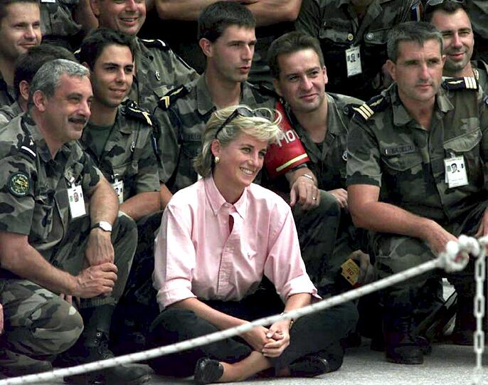 Ein Rückblick auf das bewegte Leben von Prinzessin Diana. Der Tod von Prinzessin Diana ist 15 Jahre her, doch im öffentlichen Bewusstsein geht ihre Geschichte weiter.