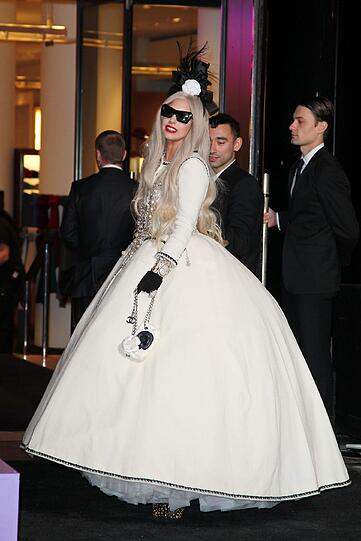 Lady Gaga hat jetzt ein eigenes Geschäft in der Fifth Avenue in New York: Die Bilder von der Eröffnung