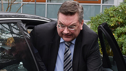Reinhard Grindel soll den Deutschen Fußball-Bund aus der Krise führen.