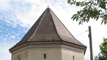 Der Hochbunker am Oertelplatz soll zum Hotel werden. Der Hochbunker am Oertelplatz soll zum Hotel werden.