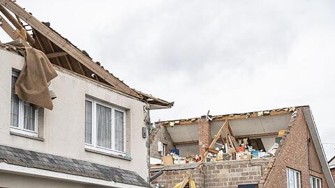 Zwei Häuser in Beauraing, die vom Tornado in der Nacht abgedeckt wurden.