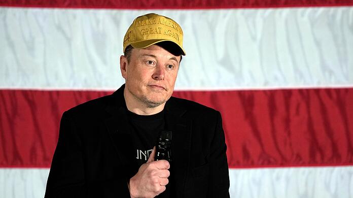Elon Musk unterstützt den republikanischen Präsidentschaftskandidaten Donald Trump. (Archivbild)