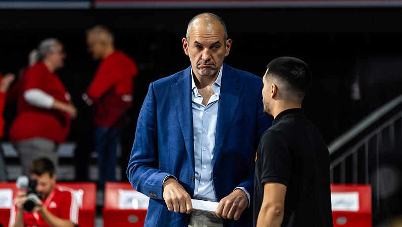 Verlängert er mit Vladimir Lucic? FCBB-Sportdirektor Dragan Tarlac. Verlängert er mit Vladimir Lucic? FCBB-Sportdirektor Dragan Tarlac.
