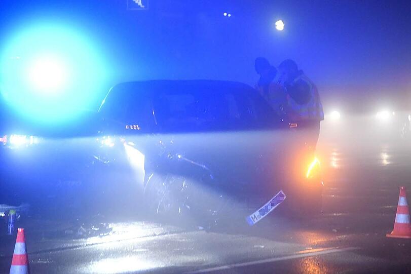Am Donnerstag ist eine 37-jährige Münchnerin mit ihrem Mercedes in den BMW eines 45-Jährigen gestoßen.