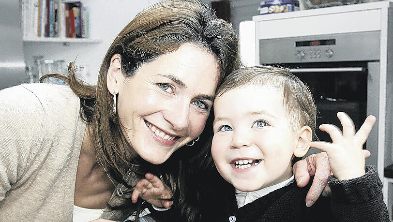 Natalie Schmid und der kleine Leonhard: Im Kommunalwahlkampf hat der CSU-OB-Kandidat Seppi Schmid wenig Zeit für seine kleine Familie. Natalie Schmid und der kleine Leonhard: Im Kommunalwahlkampf hat der CSU-OB-Kandidat Seppi Schmid wenig Zeit für seine kleine Familie.