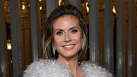 Heidi Klum verbringt mit ihrem Tom einen Pärchenurlaub am Meer.