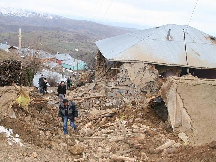 Erdbeben der Stärke 6.0 erschüttert Türkei