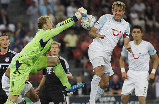 Jens Lehmann glaubt, dass Manuel Neuer sich noch verbessern kann - und auch muss.