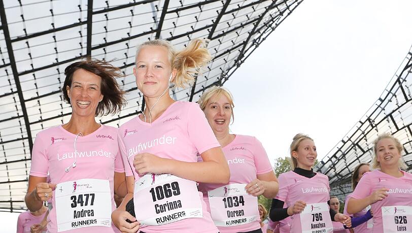 Flott unterwegs: Die Teilnehmerinnen beim Run. Flott unterwegs: Die Teilnehmerinnen beim Run.