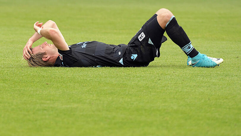 Am Boden: Stefan Aigner musste mit dem TSV 1860 den doppelten Abstieg antreten.