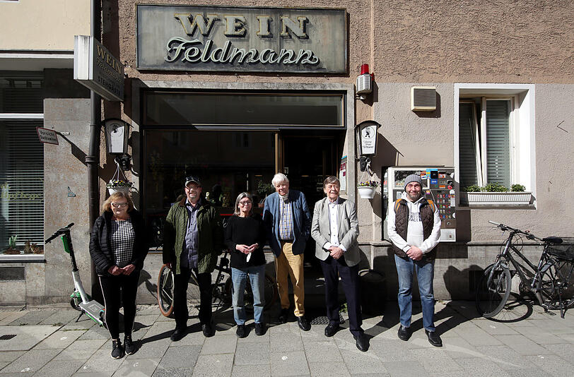 Sie sind "kein richtiger Freundeskreis", gehen aber "freundlich miteinander um" (v.l.): Doris Demel, Christian Molter, Irmgard Hugenberger, Bodo Bleinagel, Heiner Hagemann und Helmut Hagemann.