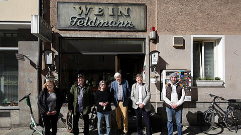 Sie sind "kein richtiger Freundeskreis", gehen aber "freundlich miteinander um" (v.l.): Doris Demel, Christian Molter, Irmgard Hugenberger, Bodo Bleinagel, Heiner Hagemann und Helmut Hagemann.