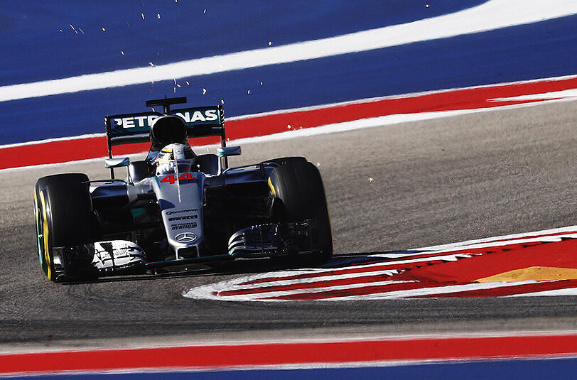 Weltmeister Lewis Hamilton sicherte sich am Samstag die Pole Position für den Großen Preis der USA - mit einem Streckenrekord.