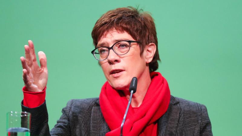 Annegret Kramp-Karrenbauer hat sich bei der Wahl zur neuen CDU-Vorsitzenden durchgesetzt. Foto: Jan Woitas/Archiv Annegret Kramp-Karrenbauer hat sich bei der Wahl zur neuen CDU-Vorsitzenden durchgesetzt. Foto: Jan Woitas/Archiv